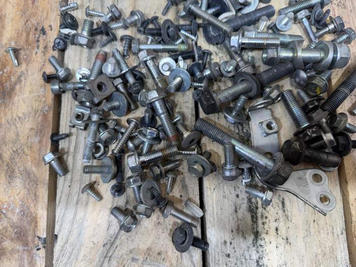 TORNILLERÍA VARIA HONDA SH125 2008