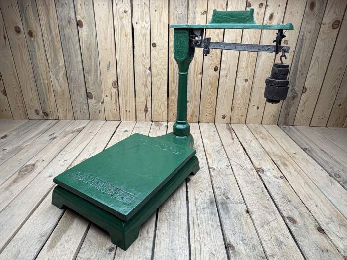 BASCULA ANTIGUA HIERRO COLADO VERDE 100KG