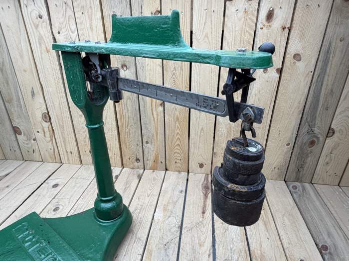 BASCULA ANTIGUA HIERRO COLADO VERDE 100KG