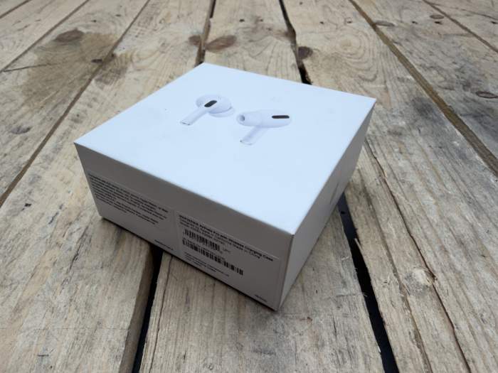 CAJA CON CABLE AIRPODS PRO 1 ORIGINAL