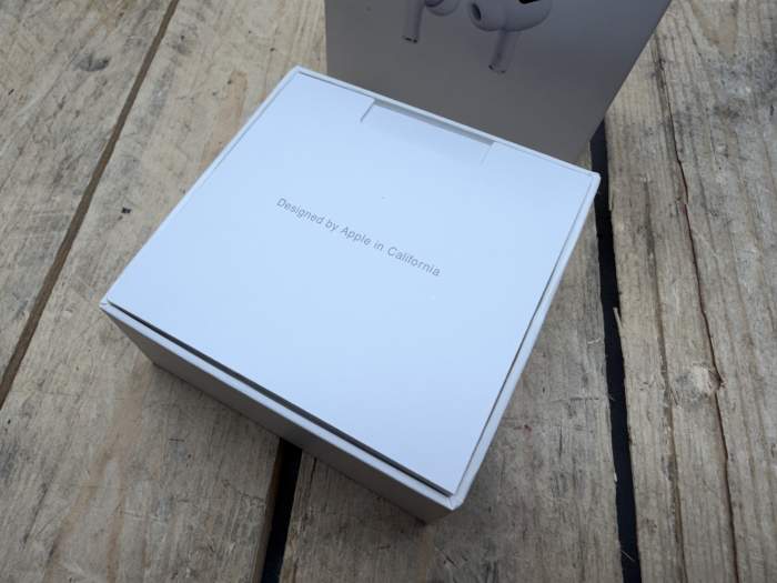 CAJA CON CABLE AIRPODS PRO 1 ORIGINAL