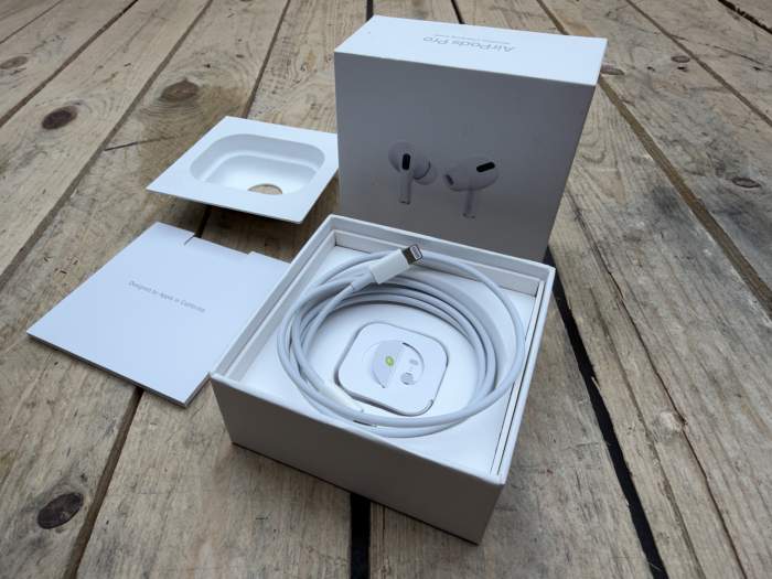 CAJA CON CABLE AIRPODS PRO 1 ORIGINAL