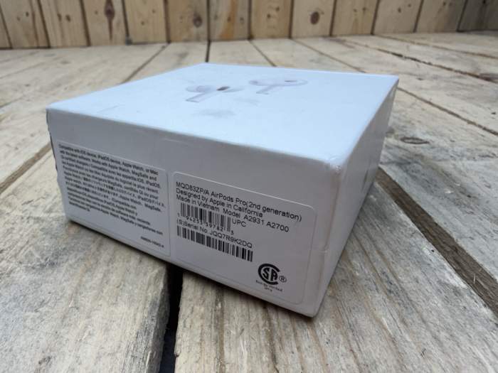 CAJA CON CABLE AIRPODS PRO 2 ORIGINAL