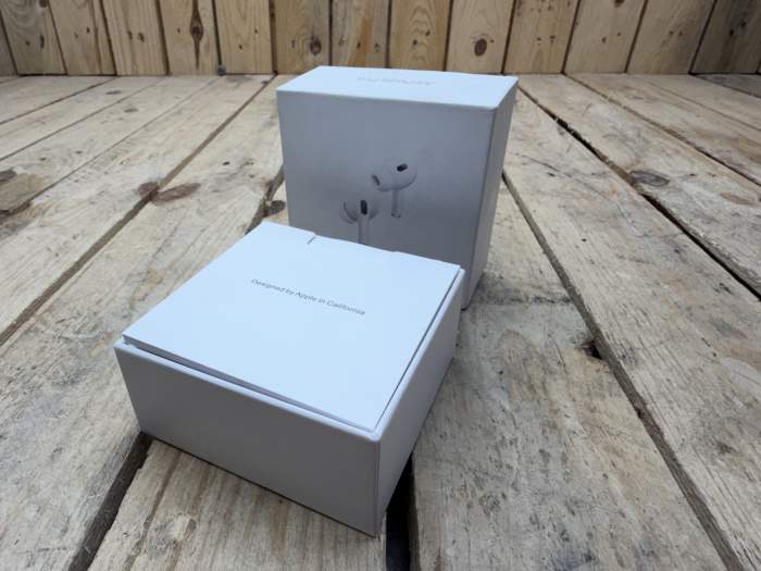 CAJA CON CABLE AIRPODS PRO 2 ORIGINAL