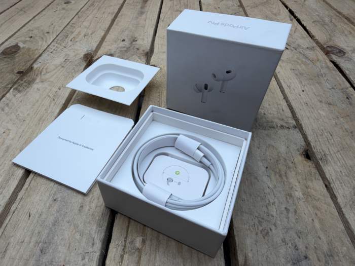 CAJA CON CABLE AIRPODS PRO 2 ORIGINAL