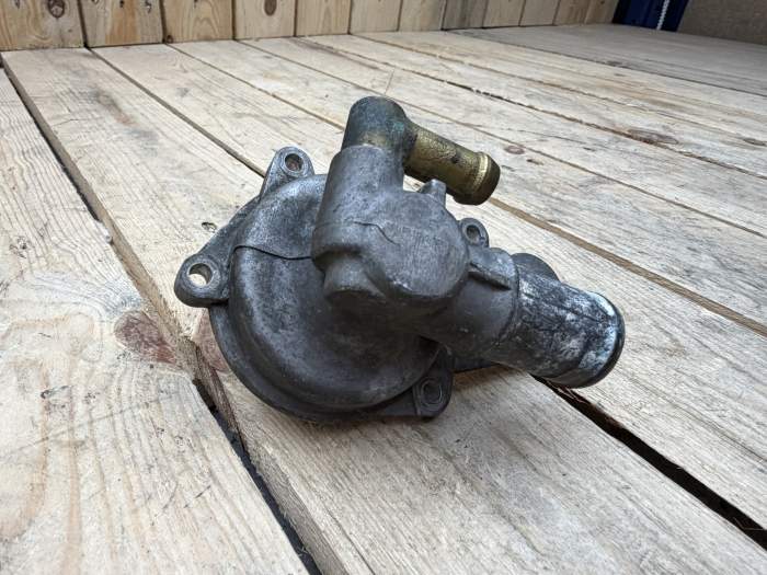 TAPA BOMBA DE AGUA PIAGGIO BV350