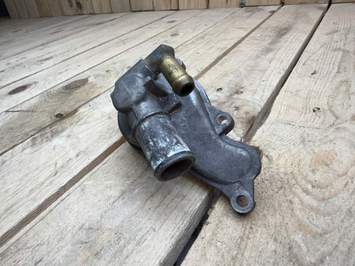 TAPA BOMBA DE AGUA PIAGGIO BV350