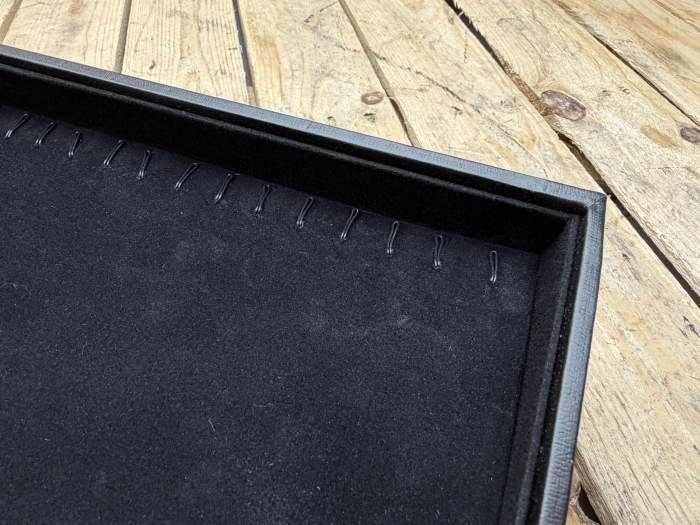 BANDEJA EXPOSITOR TERCIOPELO BISUTERIA 1 - QrBox.es