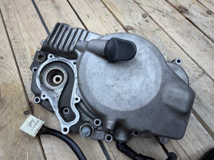 TAPA MOTOR IZQ. CON ESTATOR PIAGGIO BV350