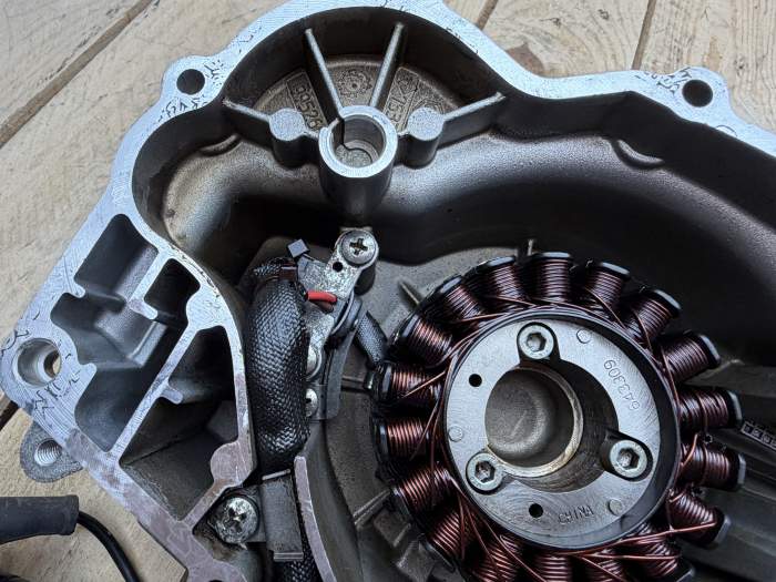 TAPA MOTOR IZQ. CON ESTATOR PIAGGIO BV350