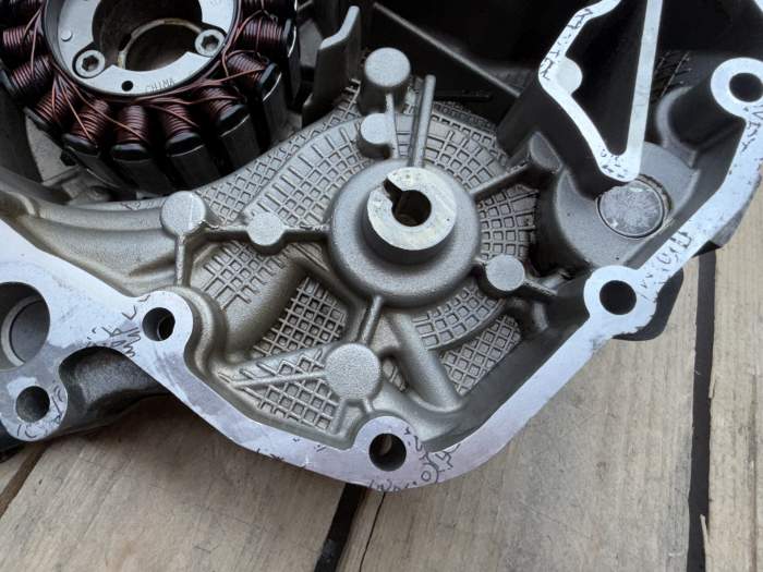 TAPA MOTOR IZQ. CON ESTATOR PIAGGIO BV350