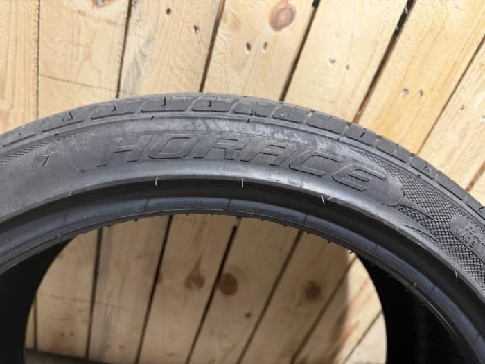 PAREJA NEUMÁTICOS HEADWAY HORACE 225/40R18