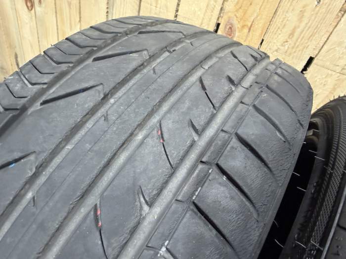 PAREJA NEUMÁTICOS HEADWAY HORACE 225/40R18