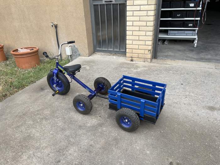 TRICICLO MATALICO CON REMOLQUE