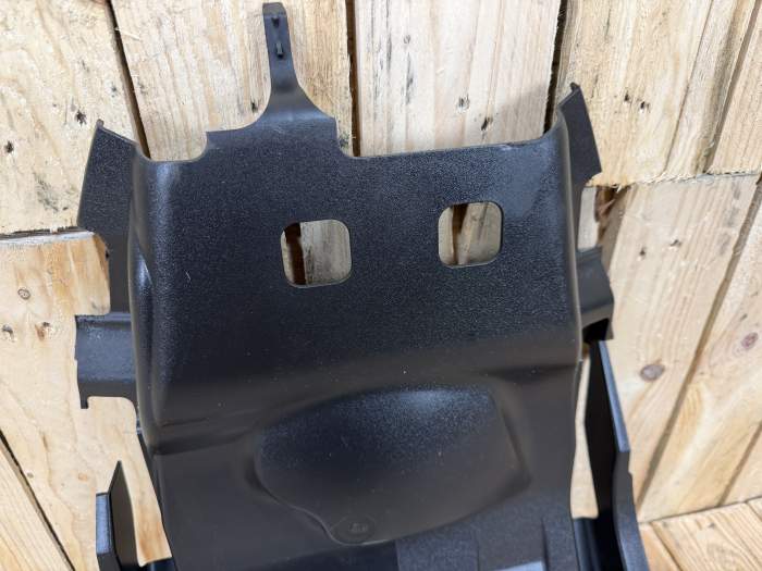 TAPA INFERIOR ASIENTO SUZUKI BURGMAN 400 2010