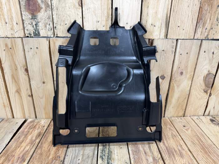 TAPA INFERIOR ASIENTO SUZUKI BURGMAN 400 2010