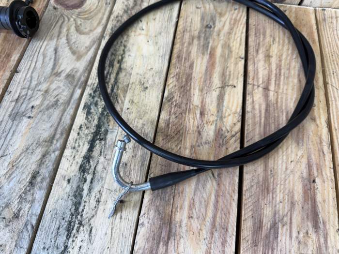 PUÑO CON CABLE DE GAS SUZUKI BURGMAN 400 2010