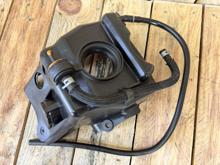 GOMA DEPOSITO COMB. SUZUKI BURGMAN 400 2010