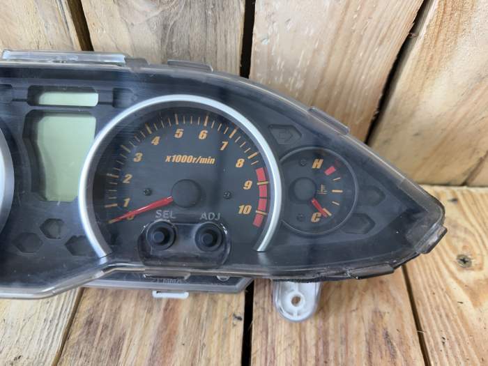 CUADRO DE INSTRUMENTOS SUZUKI BURGMAN 400 2010