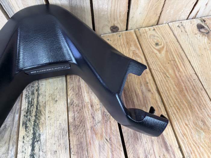 PLASTICO MANILLAR SUZUKI BURGMAN 400 2010