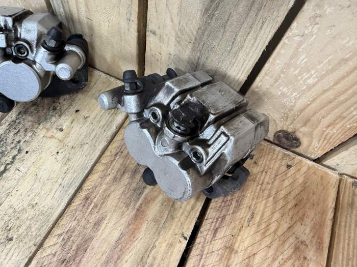 PINZAS DELANTERAS SUZUKI BURGMAN 400 2010