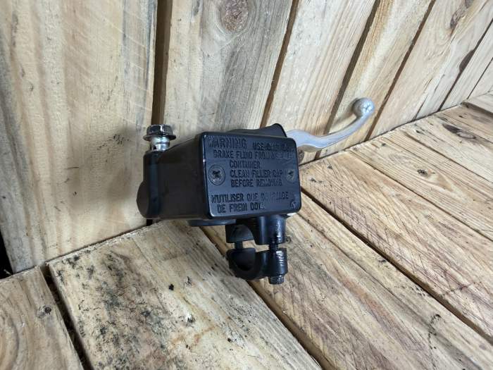 BOMBA FRENO DELANTERO SUZUKI BURGMAN 400 2010