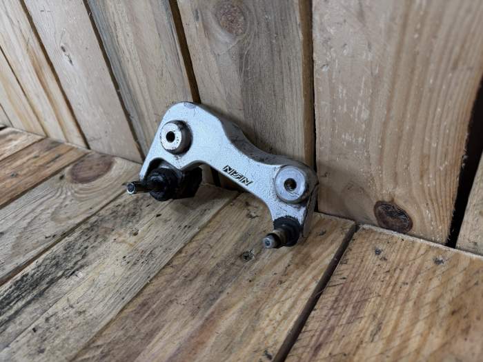 SOPORTE FRENO NISSIN SUZUKI BURGMAN 400 2010
