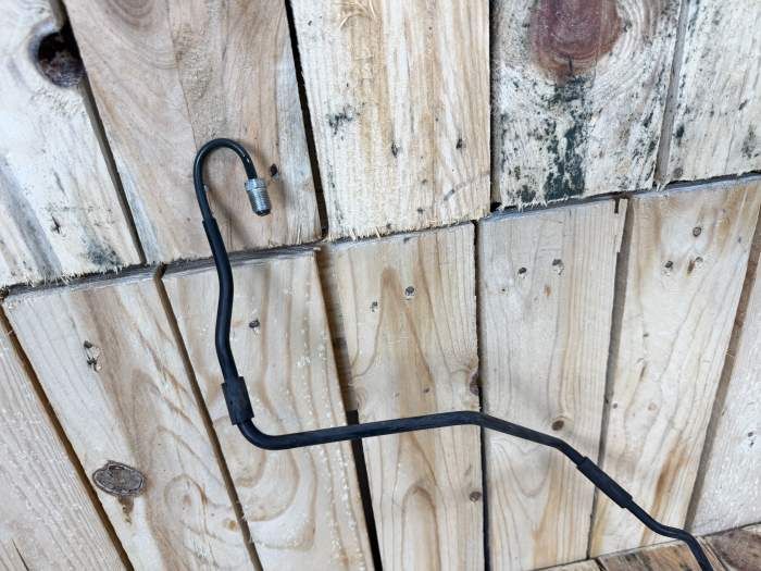 TUBO METAL FRENO TRASERO SUZUKI BURGMAN 400 2010