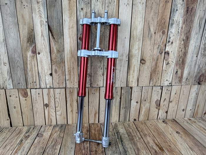 HORQUILLA/BARRAS R16V RIEJU MRT TROPHY - QrBox.es