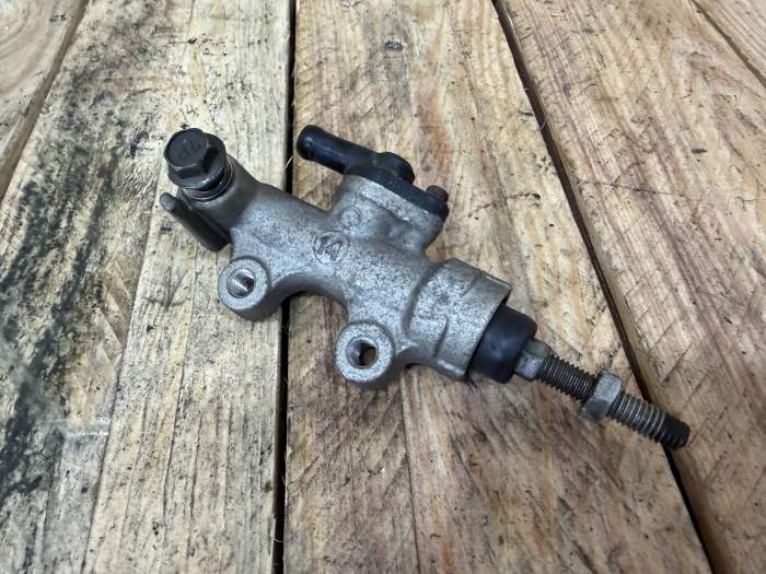 BOMBA DE FRENO TRASERA SUZUKI BANDIT 650 2006