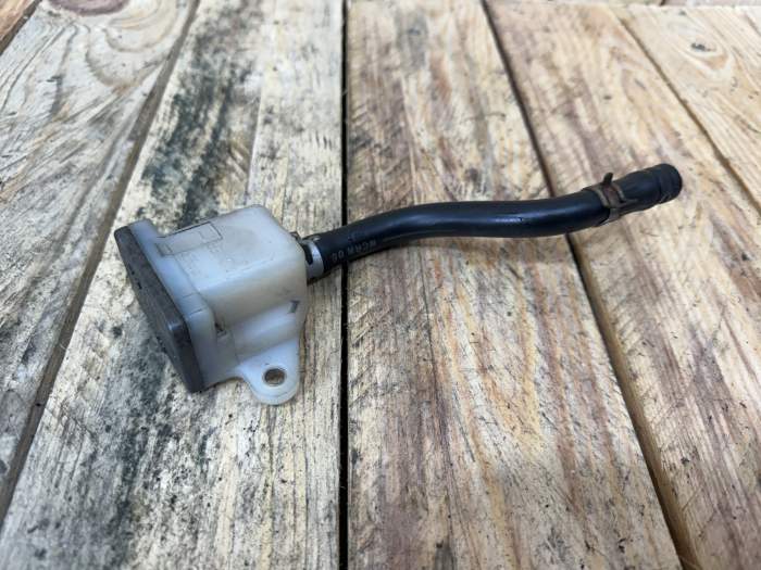 DEPOSITO FRENO TRASERO SUZUKI BANDIT 650 2006