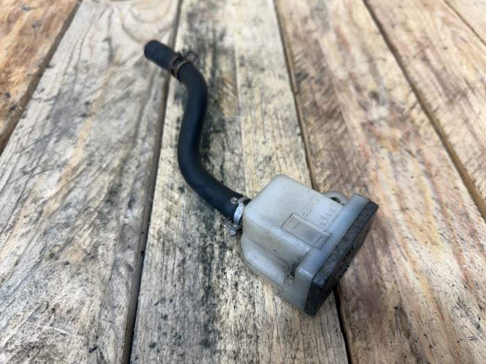 DEPOSITO FRENO TRASERO SUZUKI BANDIT 650 2006