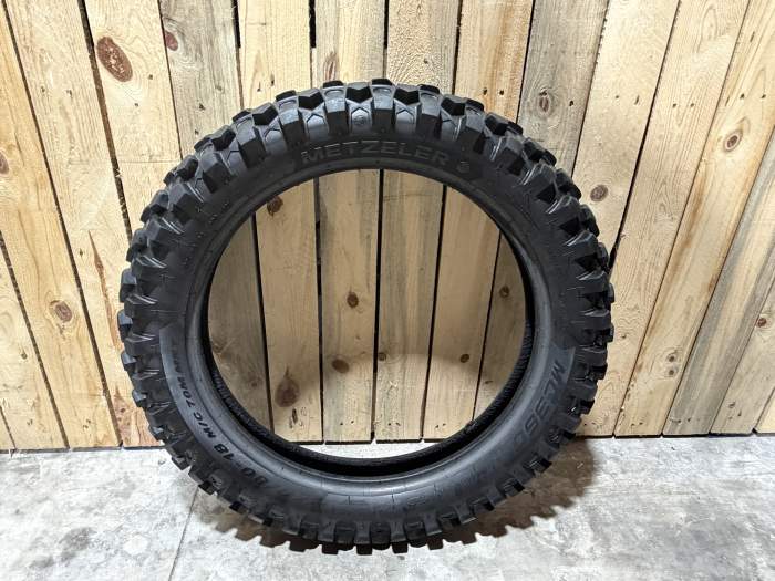NEUMATICO METZELER 140/70-18 ENDURO - QrBox.es