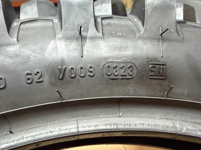 NEUMATICO METZELER 140/70-18 ENDURO - QrBox.es