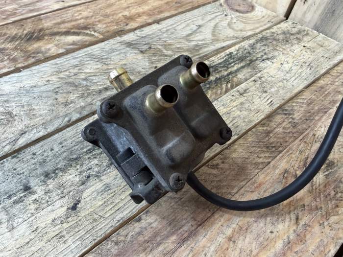 VALVULA REGULACION GASES SUZUKI BANDIT 650 2006