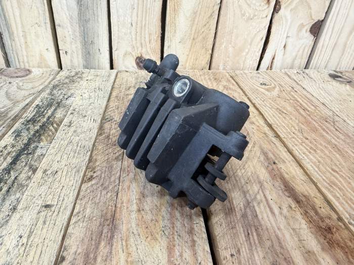 PINZA DE FRENO DERECHA SUZUKI BANDIT 650 2006