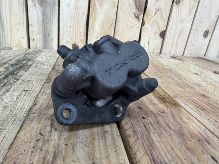 PINZA DE FRENO IZQUIERDA SUZUKI BANDIT 650 2006