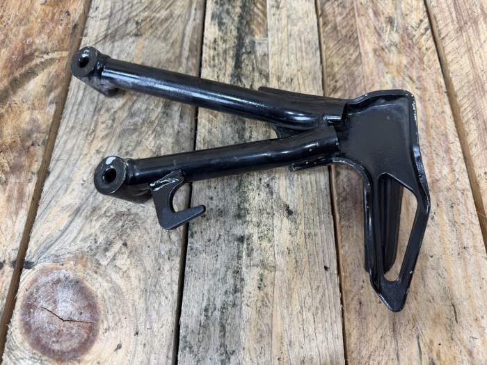ESTRIBERA TRAS. IZQUIERDA SUZUKI BANDIT 650 2006