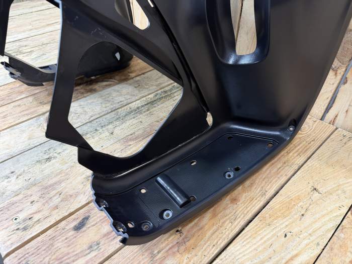 BOX DELANTERO SUZUKI BURGMAN 650 2003