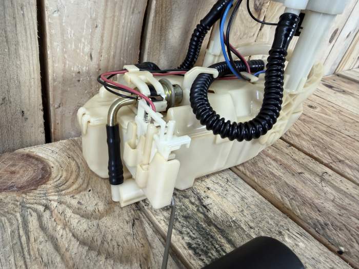 BOMBA DE COMBUSTIBLE SUZUKI BURGMAN 650 2003