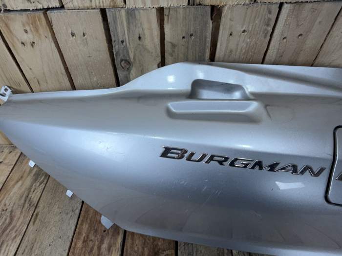 TAPA TRASERA IZQUIERDA SUZUKI BURGMAN 650 2003