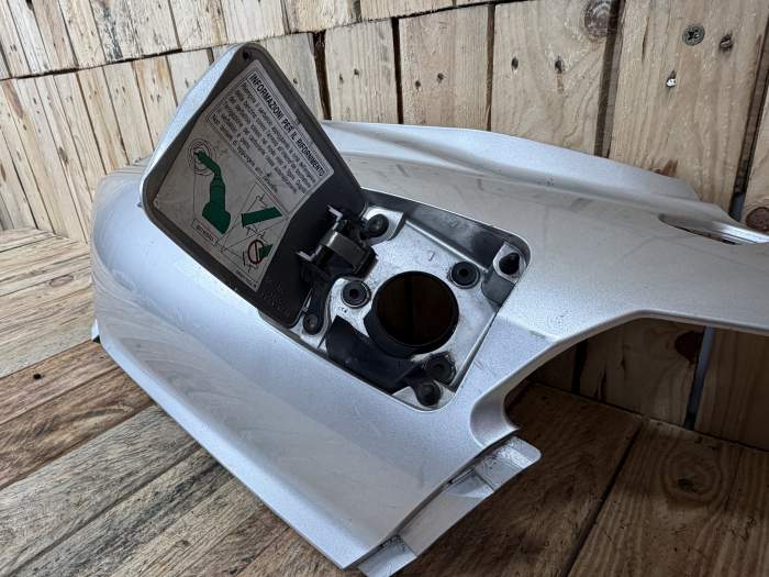 TAPA TRASERA IZQUIERDA SUZUKI BURGMAN 650 2003
