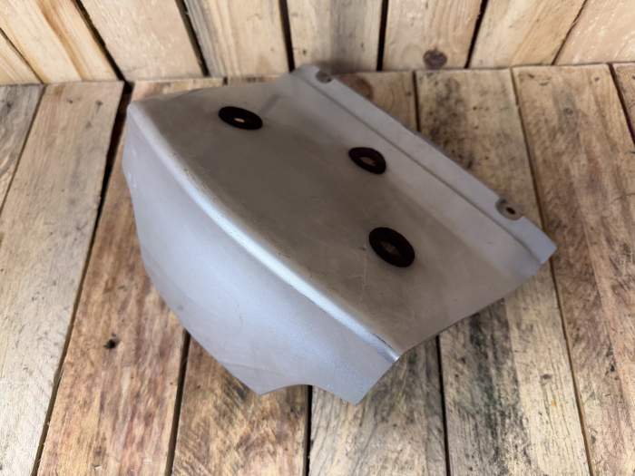 TAPA CHASIS CENTRAL SUZUKI BURGMAN 650 2003