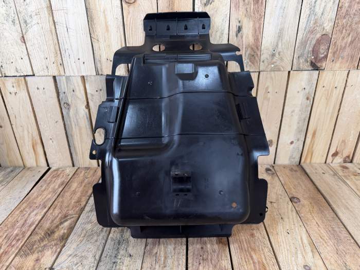 TAPA DEPOSITO INFERIOR SUZUKI BURGMAN 650 2003