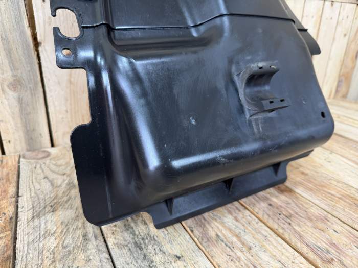 TAPA DEPOSITO INFERIOR SUZUKI BURGMAN 650 2003
