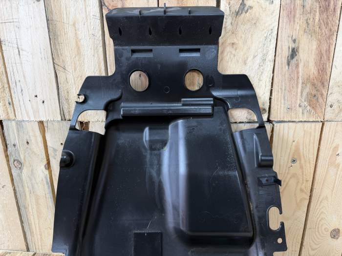TAPA DEPOSITO INFERIOR SUZUKI BURGMAN 650 2003