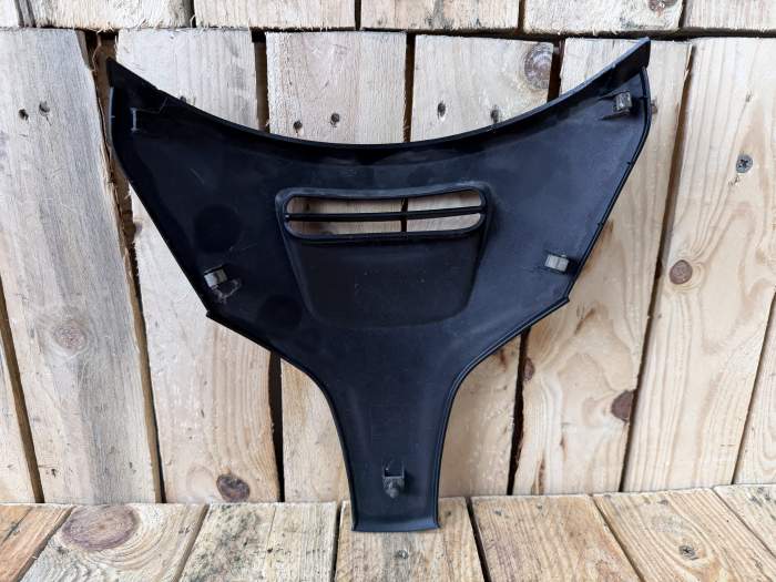 PLASTICO FRONTAL SUZUKI BURGMAN 650 2003