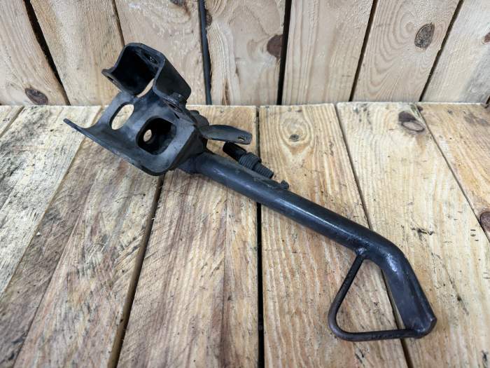 CABALLETE LATERAL SUZUKI BURGMAN 650 2003