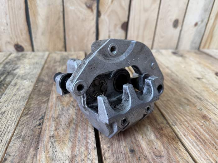 PINZA TRASERA SUZUKI BURGMAN 650 2003
