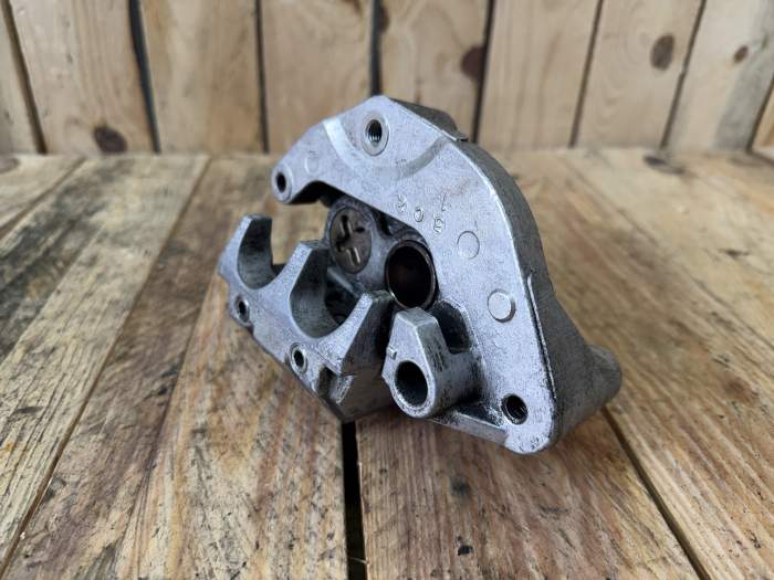 PINZA TRASERA SUZUKI BURGMAN 650 2003